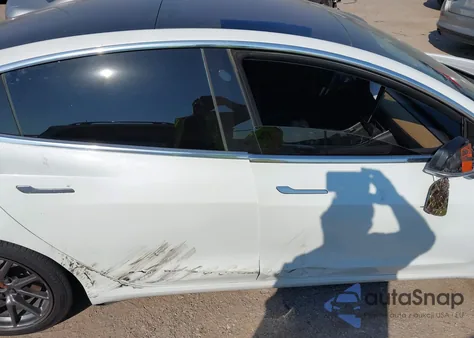 2018 Tesla Model 3 Long Range/Mid Range из США, поврежденный, VIN 5YJ3E1EA8JF035250